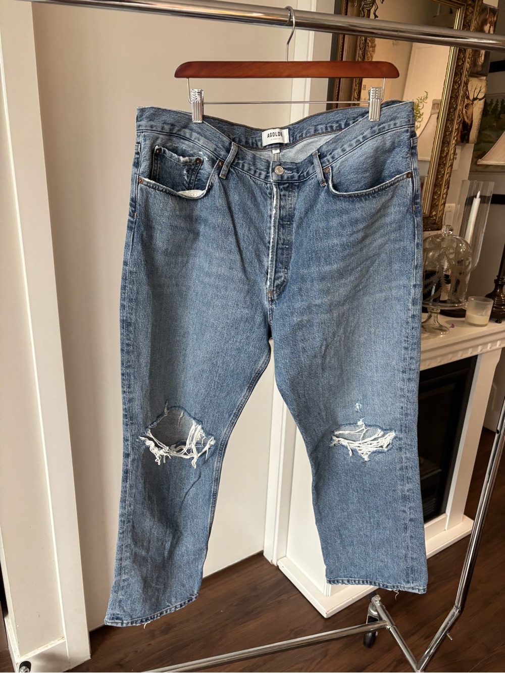 Agolde women’s Lana Light Blue Distressed Relaxed Jeans